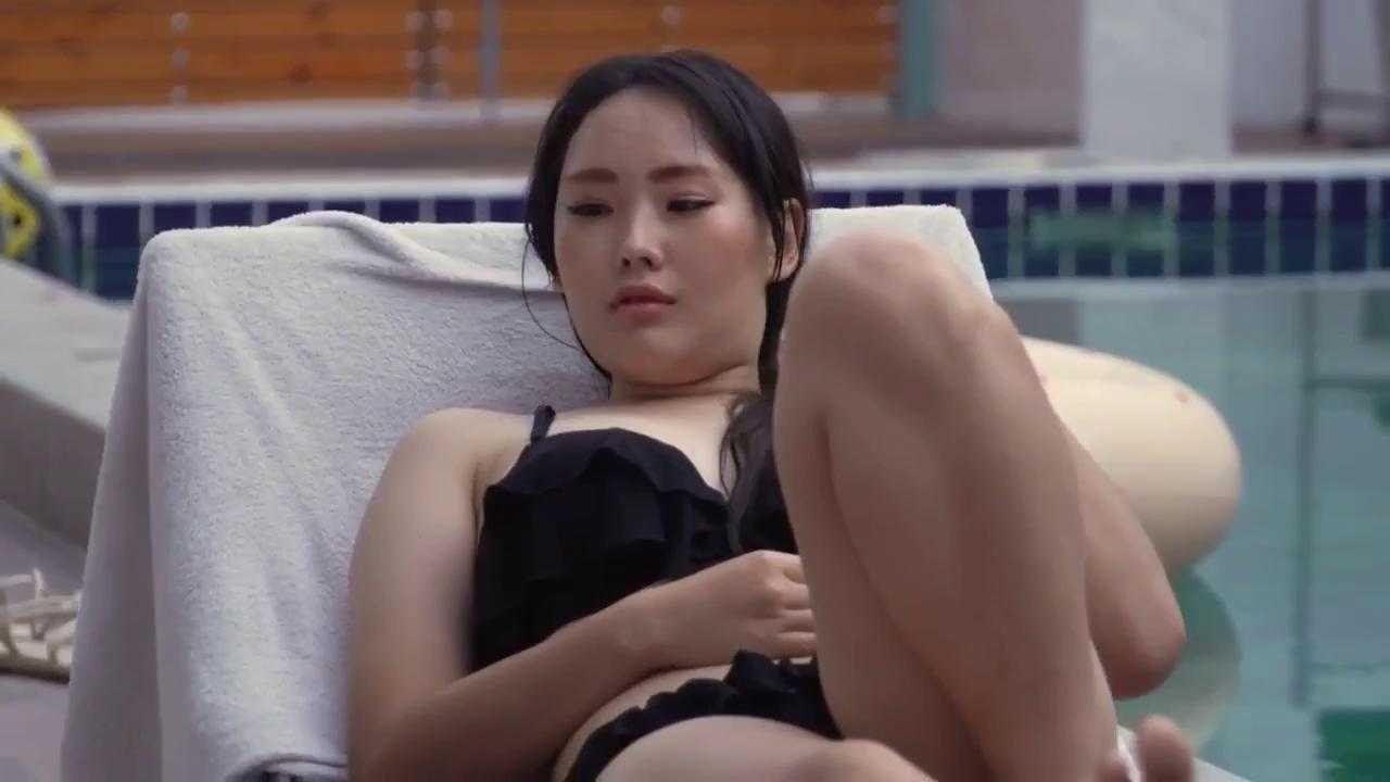Paradise Inn Phuket – Taste of College Girls (2019)